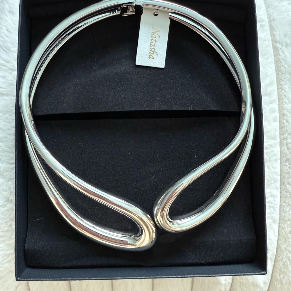 NIB Natasha Couture Sleek Silver Cuff Necklace